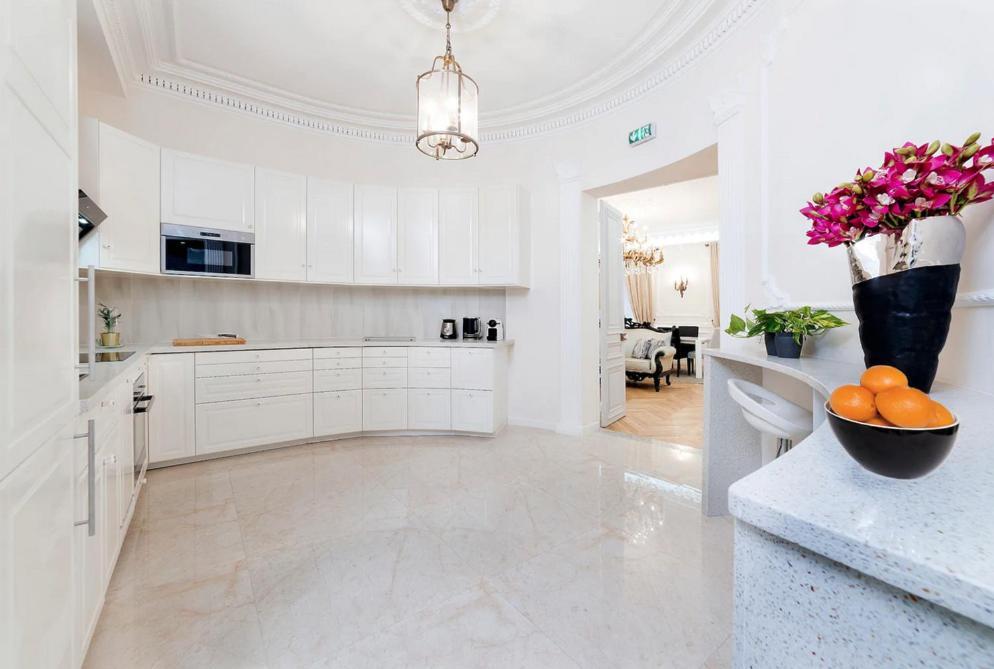 Galeries Lafayette - 7 Bedrooms - Lift - Aircon Apartment *