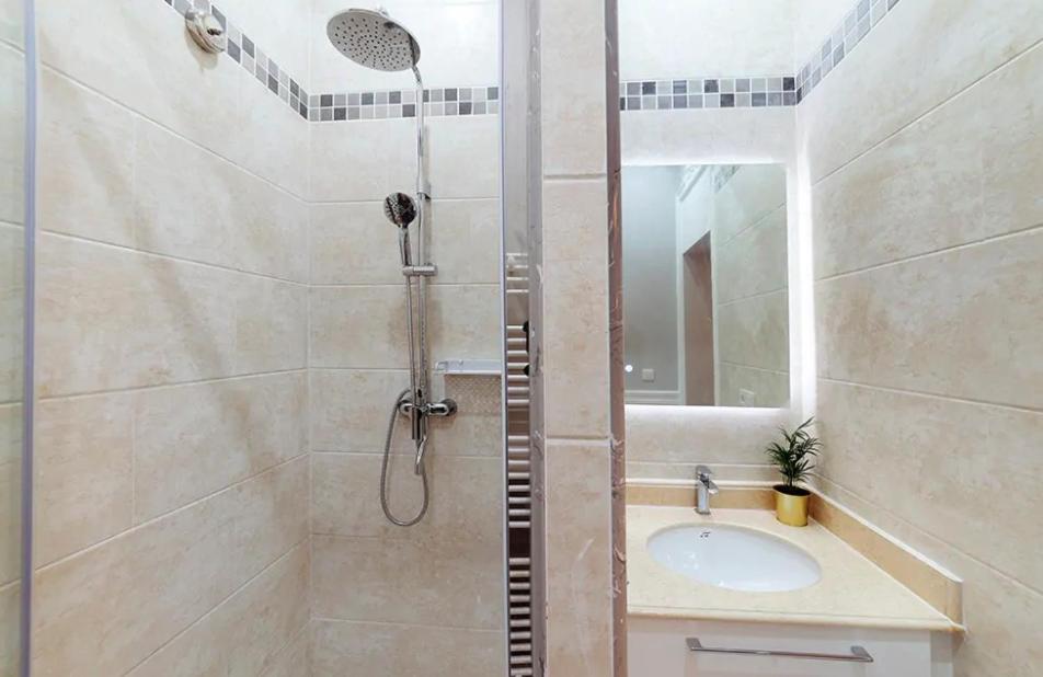 Galeries Lafayette - 7 Bedrooms - Lift - Aircon Apartment