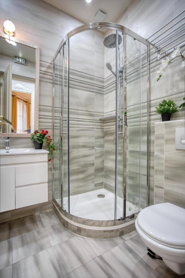 Galeries Lafayette - 7 Bedrooms - Lift - Aircon Apartment *