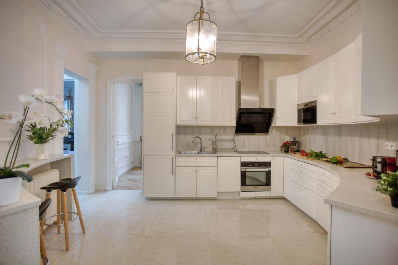 Galeries Lafayette - 7 Bedrooms - Lift - Aircon Apartment Paris