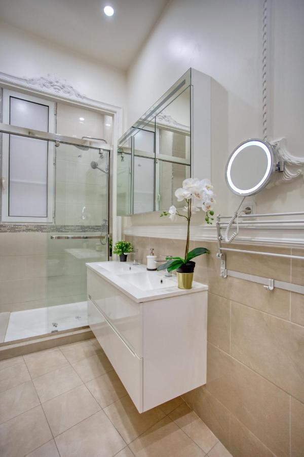 Galeries Lafayette - 7 Bedrooms - Lift - Aircon Apartment Paris